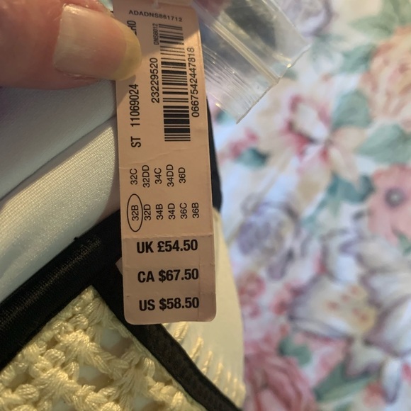 NWT Victoria Secret Women’s Swimwear Bikini Top Size 32 B - Picture 15 of 15